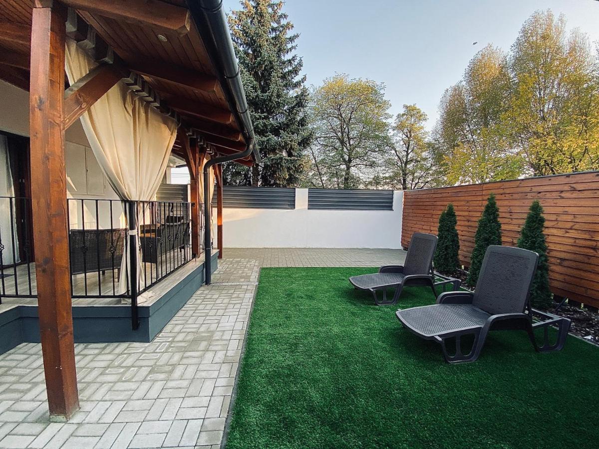 Hotel Lotus Halasztelek Екстер'єр фото