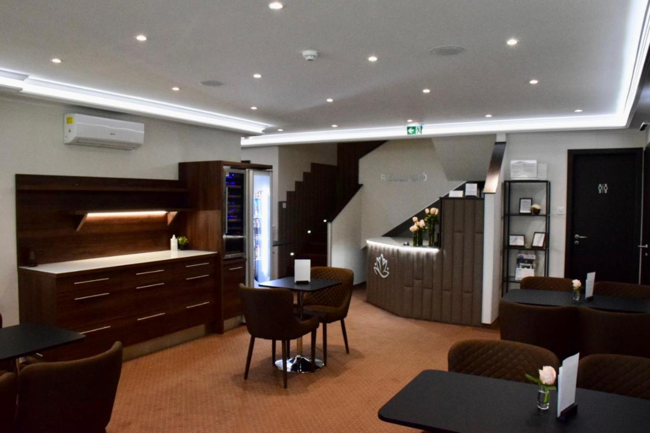 Hotel Lotus Halasztelek Екстер'єр фото
