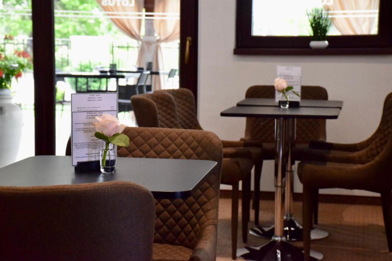 Hotel Lotus Halasztelek Екстер'єр фото