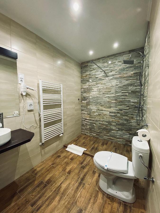 Hotel Lotus Halasztelek Екстер'єр фото